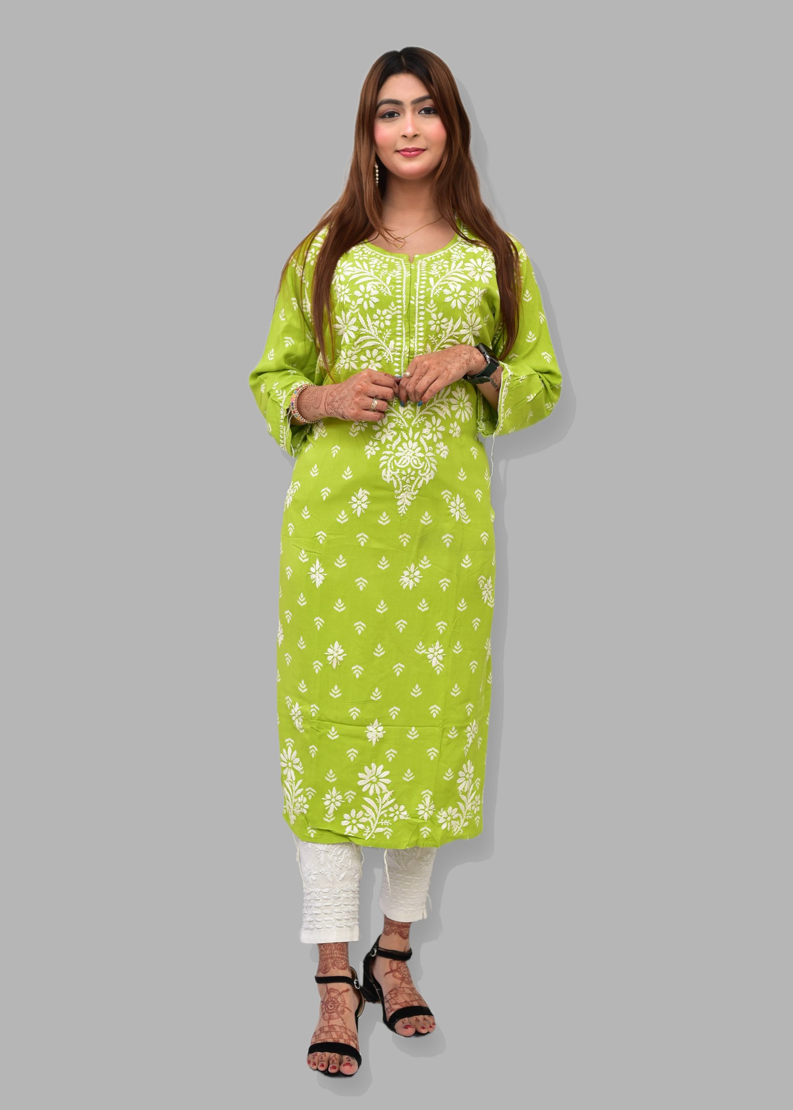 Portrait Photo D'une Jeune Et Belle Femme Tamoule Indienne Portant Un